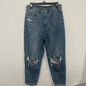 American Eagle relaxed mom jeans